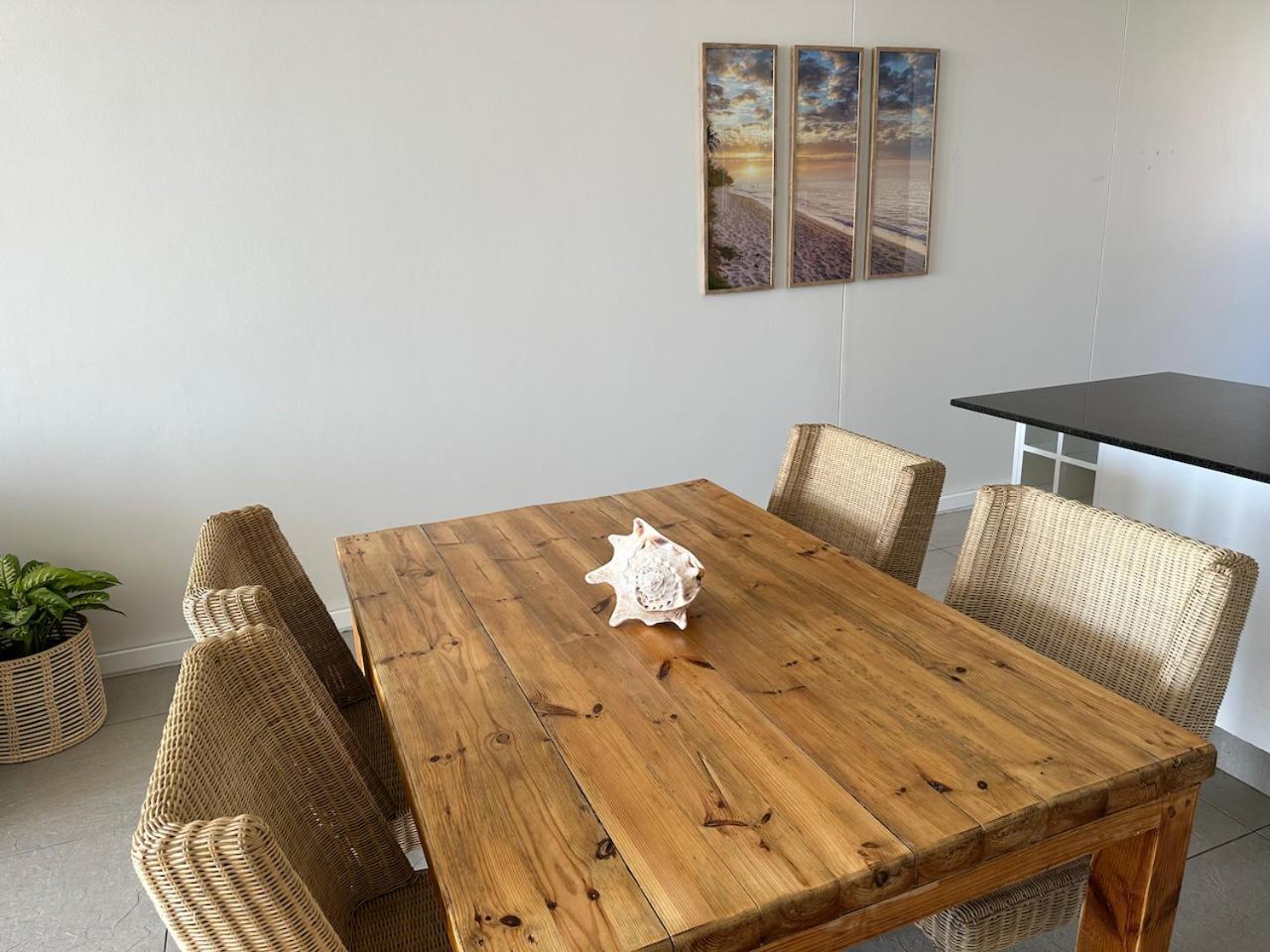 Seabreeze 301 Quayside - Point #accommodation - Access & Ocean Views - 2 Bedroom *