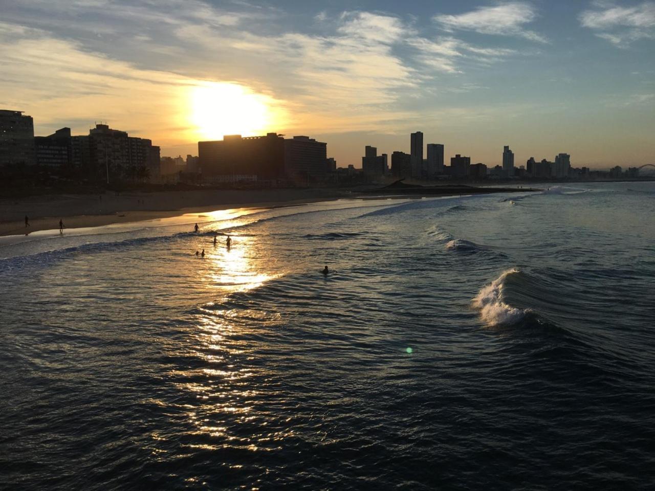 Seabreeze 301 Quayside - Point #accommodation - Access & Ocean Views - 2 Bedroom Apartamento Durban