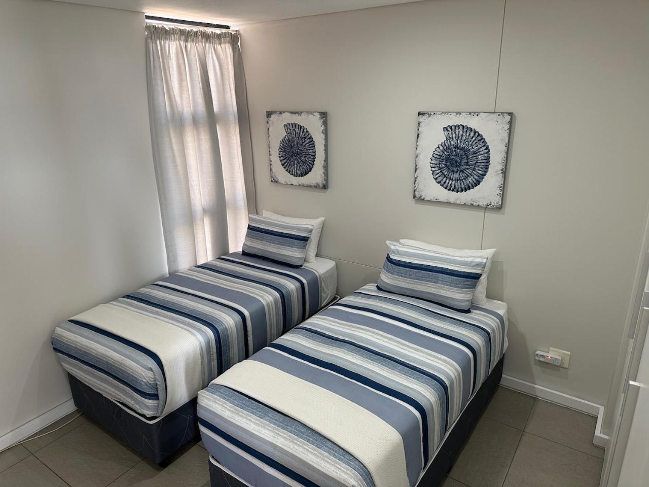 Apartamento Seabreeze 301 Quayside - Point #accommodation - Access & Ocean Views - 2 Bedroom *