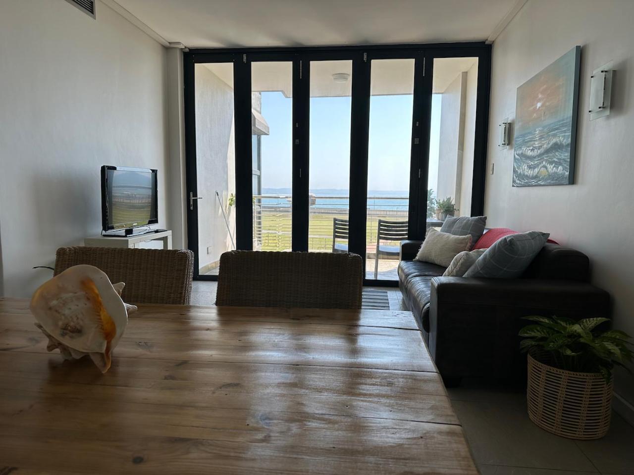 Seabreeze 301 Quayside - Point #accommodation - Access & Ocean Views - 2 Bedroom Apartamento Durban